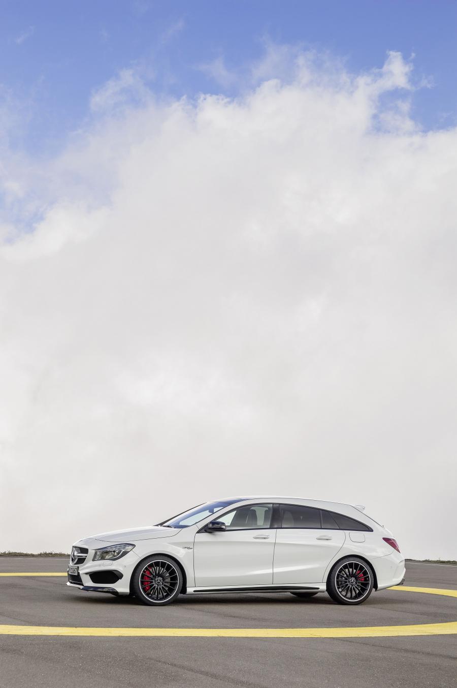  Mercedes-AMG CLA45 Shooting Brake 2015 года  (фото 13 из 32)